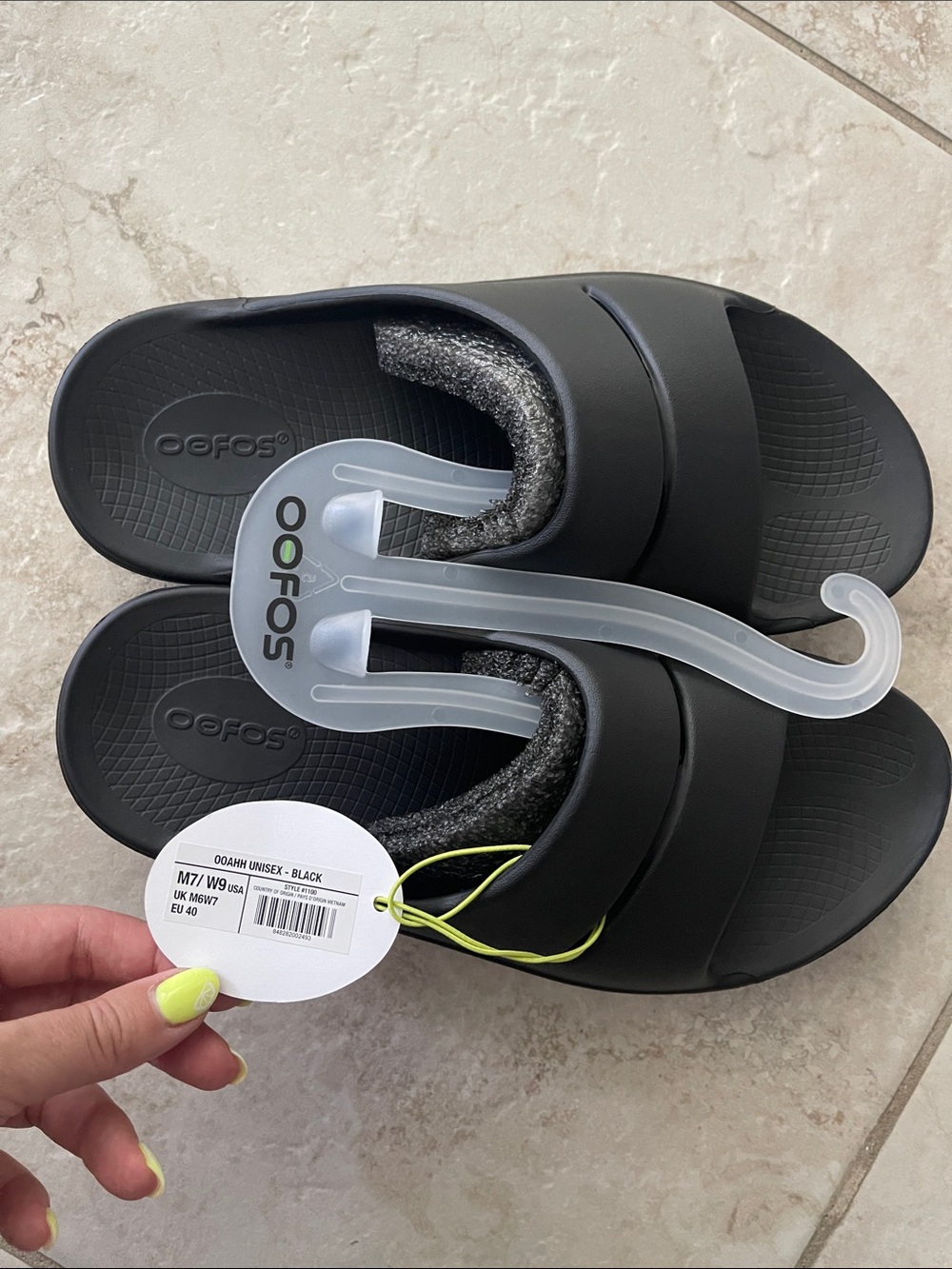 NEW Authentic OOFOS Ooahh Black Slide Sandals - size US 9 recovery slippers